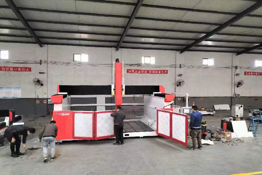 福建汽車零部件模具客戶采購(gòu)木模加工中心裝車